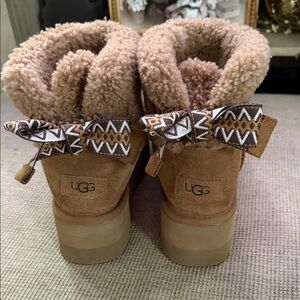 UGG Women's Classic Mini Maxi Curly Boot